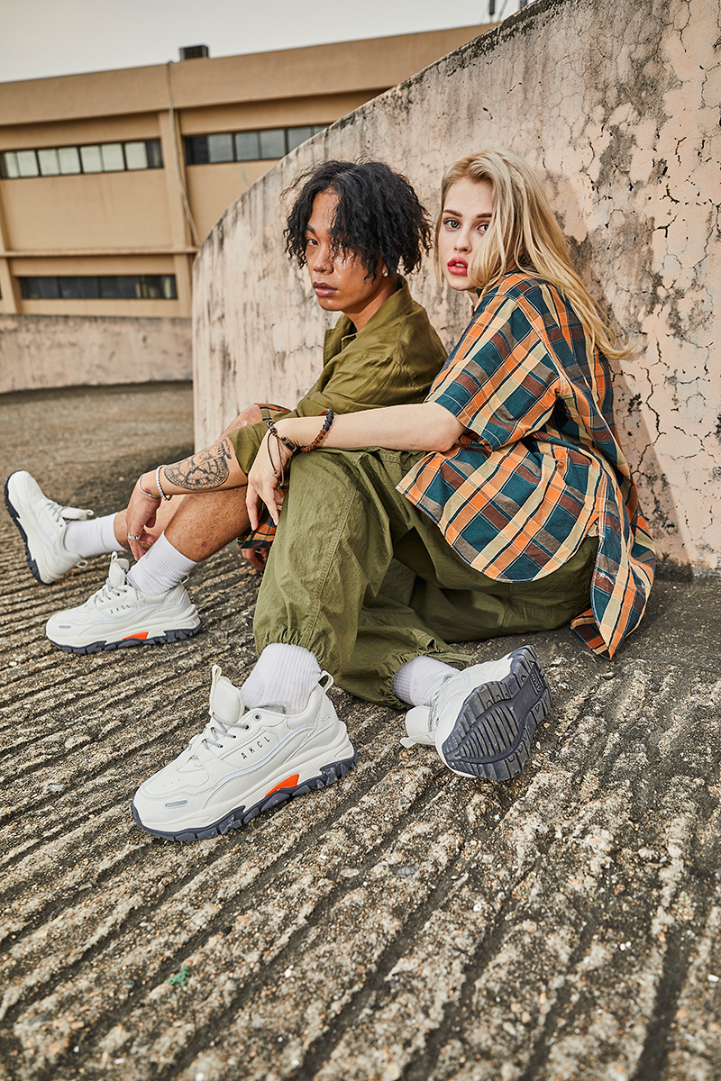 Akiii Classic URBAN TRACKER CREAM | on Sthsweet | Korean Fashion