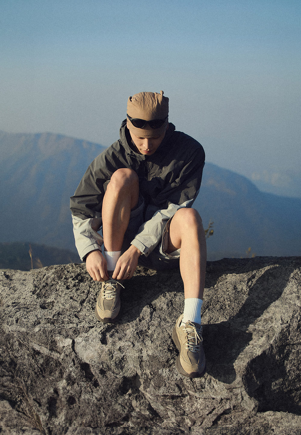 ����� ���